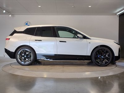 2025 BMW IX — миниатюра 7
