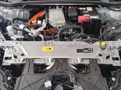 2025 BMW IX — миниатюра 16