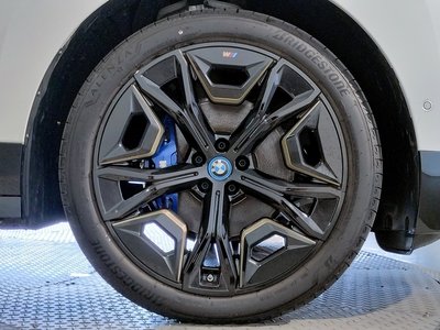 2025 BMW IX — миниатюра 42