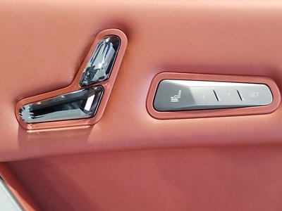 2025 BMW IX — миниатюра 25