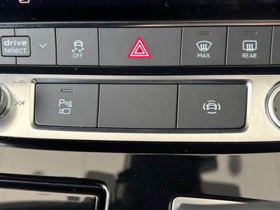 2022 AUDI Q8 thumbnail 38