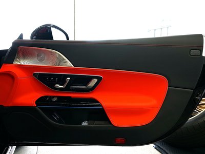 2025 Mercedes-BENZ GT AMG thumbnail 33