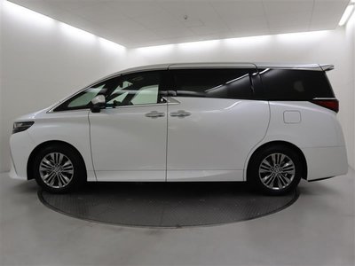 2025 Toyota ALPHARD photo 9
