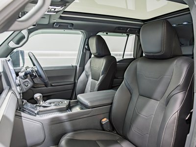صورة 30 لـ 2025 Lexus GX