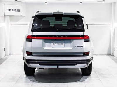 صورة 15 لـ 2025 Lexus GX