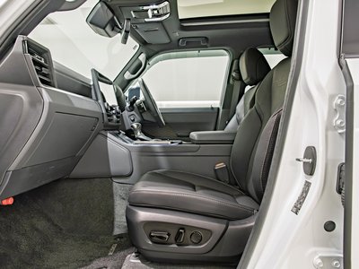 صورة 70 لـ 2025 Lexus GX