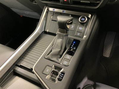 صورة مصغرة 16 لـ 2025 Lexus GX