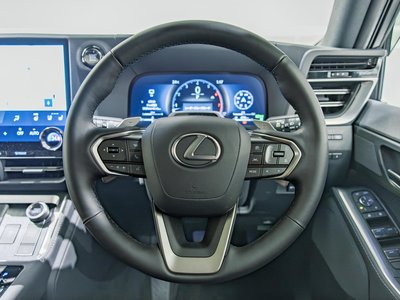 صورة 3 لـ 2025 Lexus GX