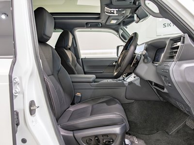 صورة 9 لـ 2025 Lexus GX