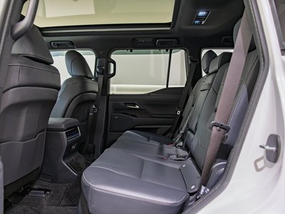 صورة 32 لـ 2025 Lexus GX