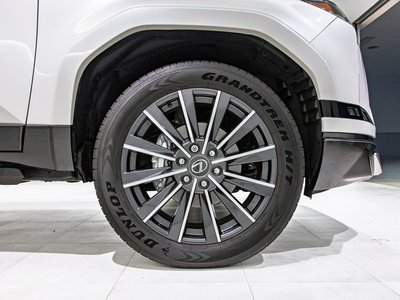 صورة 12 لـ 2025 Lexus GX