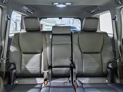 صورة 38 لـ 2025 Lexus GX