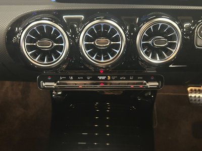 2025 Mercedes-BENZ CLA thumbnail 31