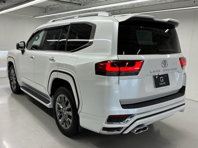 2024 Toyota LAND CRUISER 300 thumbnail 18