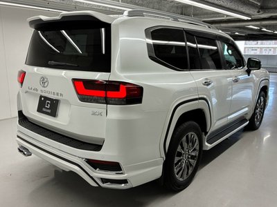 2024 Toyota LAND CRUISER 300 photo 16