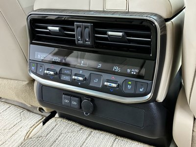 2024 Toyota LAND CRUISER 300 thumbnail 54