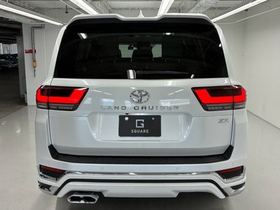 2024 Toyota LAND CRUISER 300 thumbnail 17