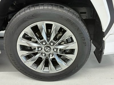 2024 Toyota LAND CRUISER 300 thumbnail 21