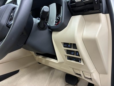2024 Toyota LAND CRUISER 300 thumbnail 30