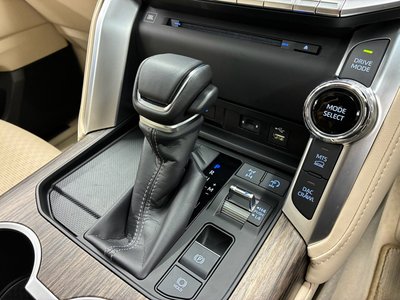 2024 Toyota LAND CRUISER 300 thumbnail 39