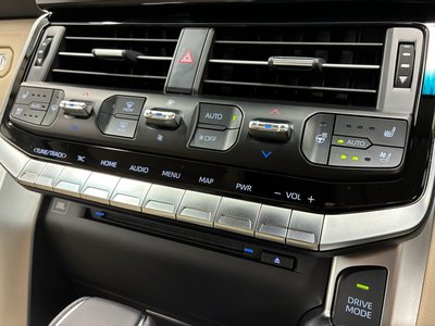 2024 Toyota LAND CRUISER 300 thumbnail 38