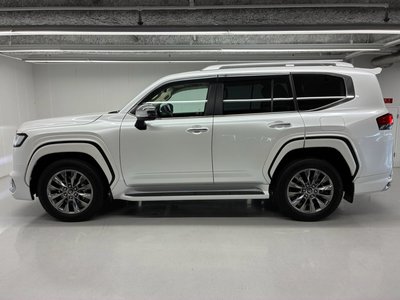 2024 Toyota LAND CRUISER 300 thumbnail 19