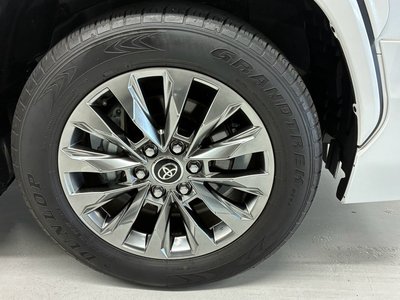 2024 Toyota LAND CRUISER 300 photo 14