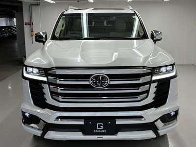 2024 Toyota LAND CRUISER 300 photo 11