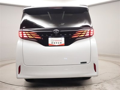2025 Toyota ALPHARD — фото 4
