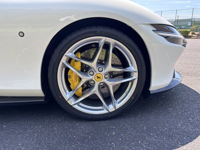 2023 Ferrari ROMA — миниатюра 19