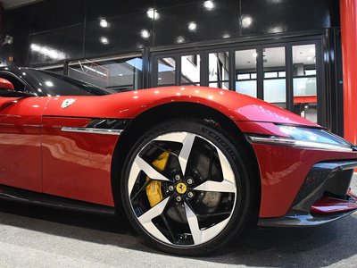 صورة 9 لـ 2025 Ferrari 12 CILINDRI