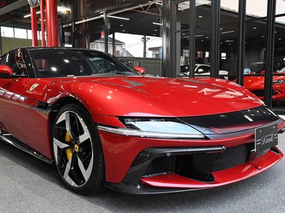 صورة 38 لـ 2025 Ferrari 12 CILINDRI