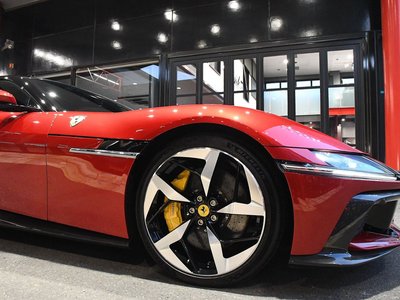 صورة 8 لـ 2025 Ferrari 12 CILINDRI
