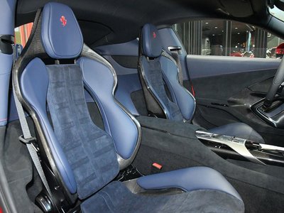 صورة 16 لـ 2025 Ferrari 12 CILINDRI
