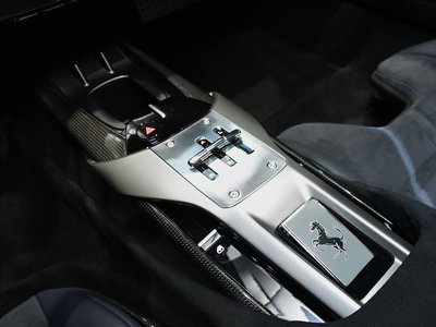 صورة 27 لـ 2025 Ferrari 12 CILINDRI