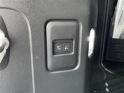 2022 LAND Rover DEFENDER thumbnail 25