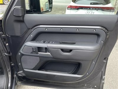 2022 LAND Rover DEFENDER thumbnail 34