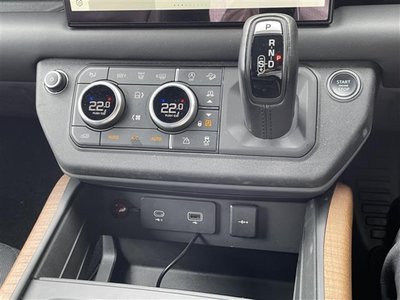 2022 LAND Rover DEFENDER photo 8