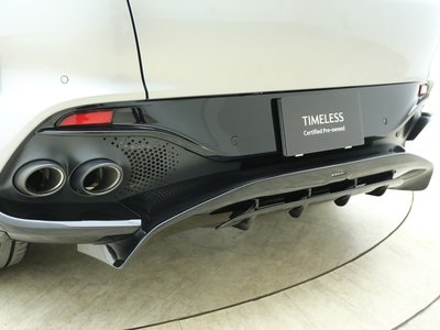 2024 Aston Martin DBX photo 12