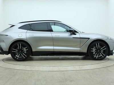 2024 Aston Martin DBX photo 5