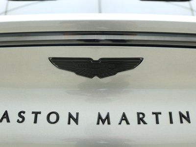 2024 Aston Martin DBX photo 13