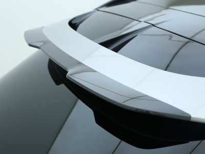 2024 Aston Martin DBX photo 10
