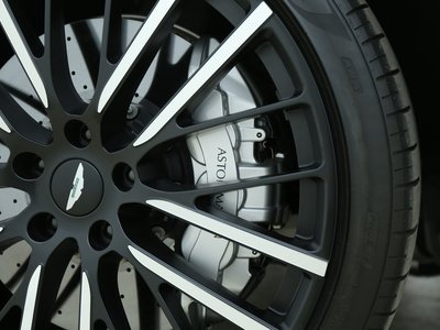 2024 Aston Martin DBX photo 15