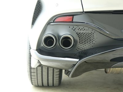 2024 Aston Martin DBX photo 11