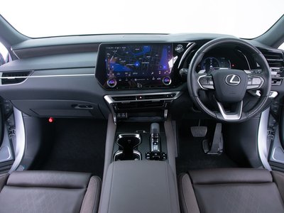 صورة مصغرة 45 لـ 2023 Lexus RX