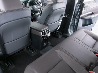صورة مصغرة 57 لـ 2023 Lexus RX