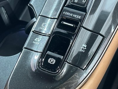 صورة 35 لـ 2025 Toyota CROWN SPORT