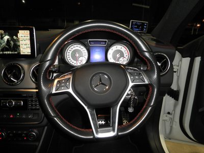 صورة 4 لـ 2014 Mercedes-BENZ CLA