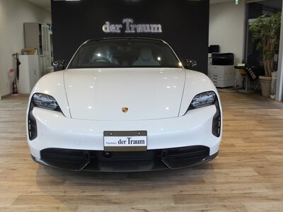 صورة 2 لـ 2021 Porsche TAYCAN