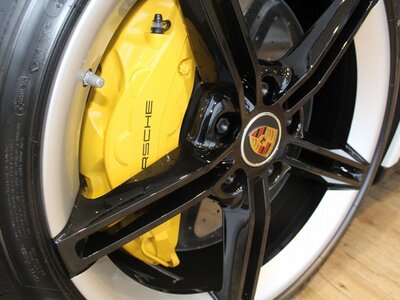 صورة 37 لـ 2021 Porsche TAYCAN